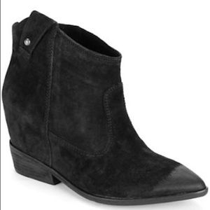 BELLE BY SIGERSON MORRISON Kyeran Suede booties